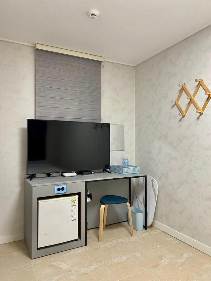 Aewol Coast 34 Hotel Jeju Exterior photo