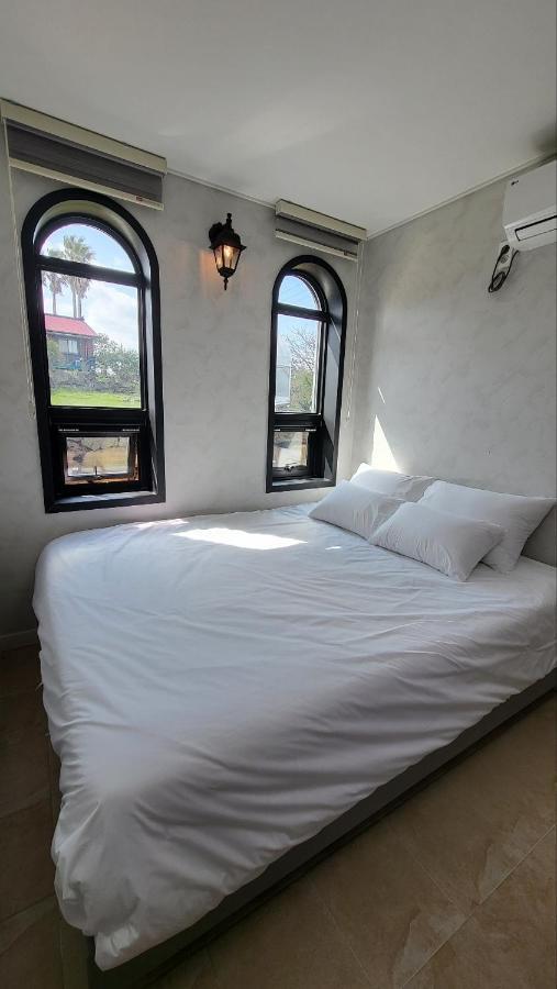 Aewol Coast 34 Hotel Jeju Exterior photo
